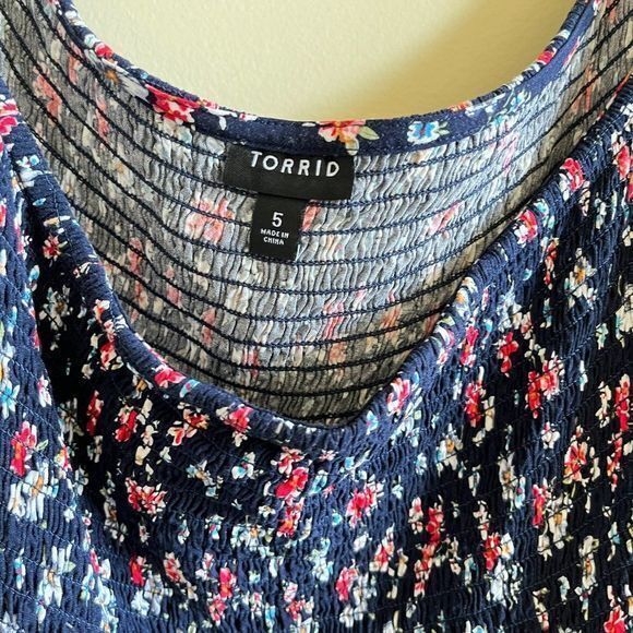 TORRID NAVY FLORAL OFF SHOULDER SKATER DRESS WOMENS PLUS SIZE 5 5X SMOCK… - Picture 6 of 10